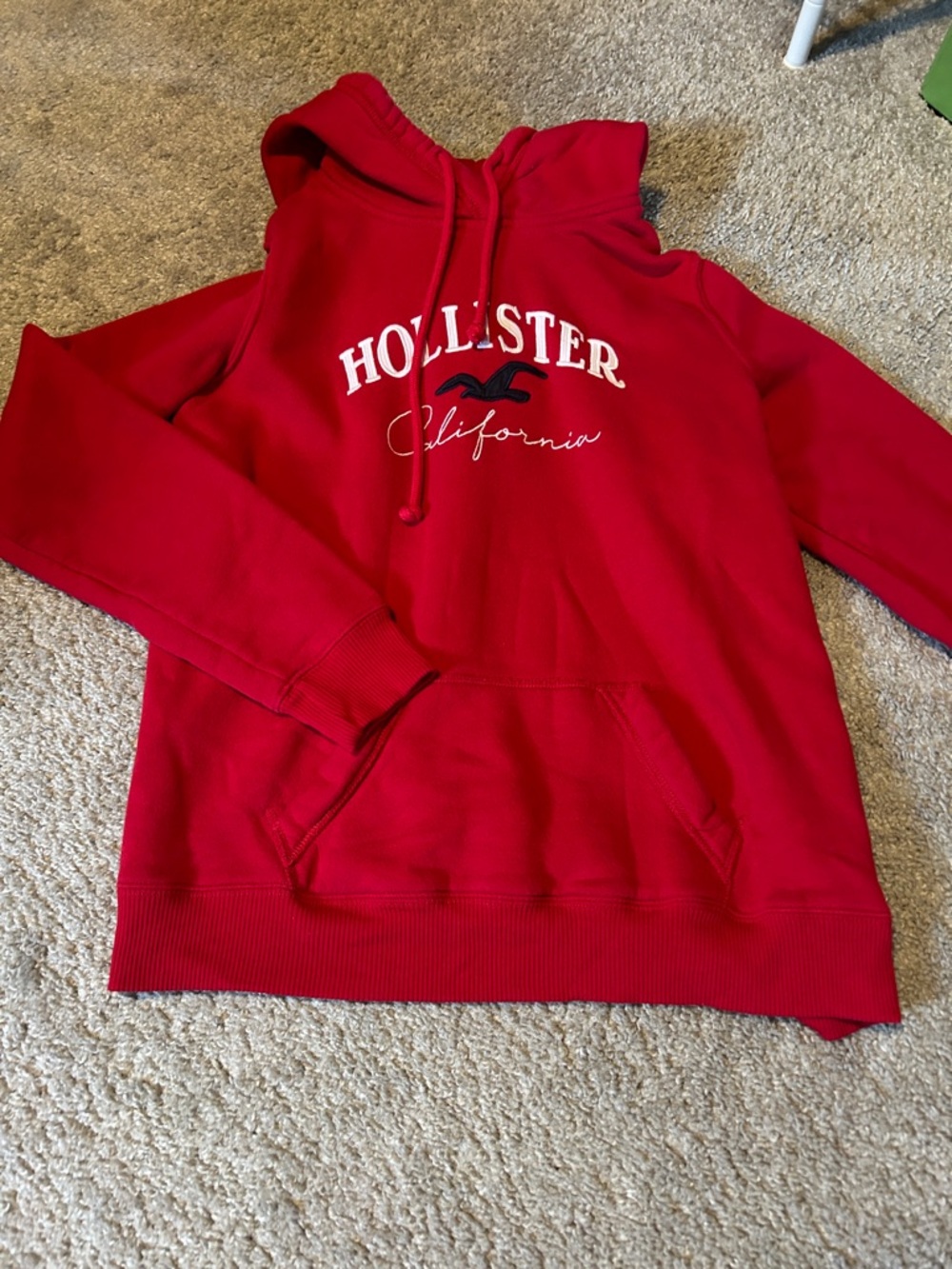 Hollister Men's Red Crewneck Hoodie with Logo